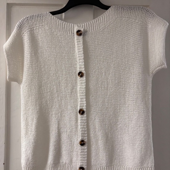 Short Sleeve Sweater - Picture 2 of 3